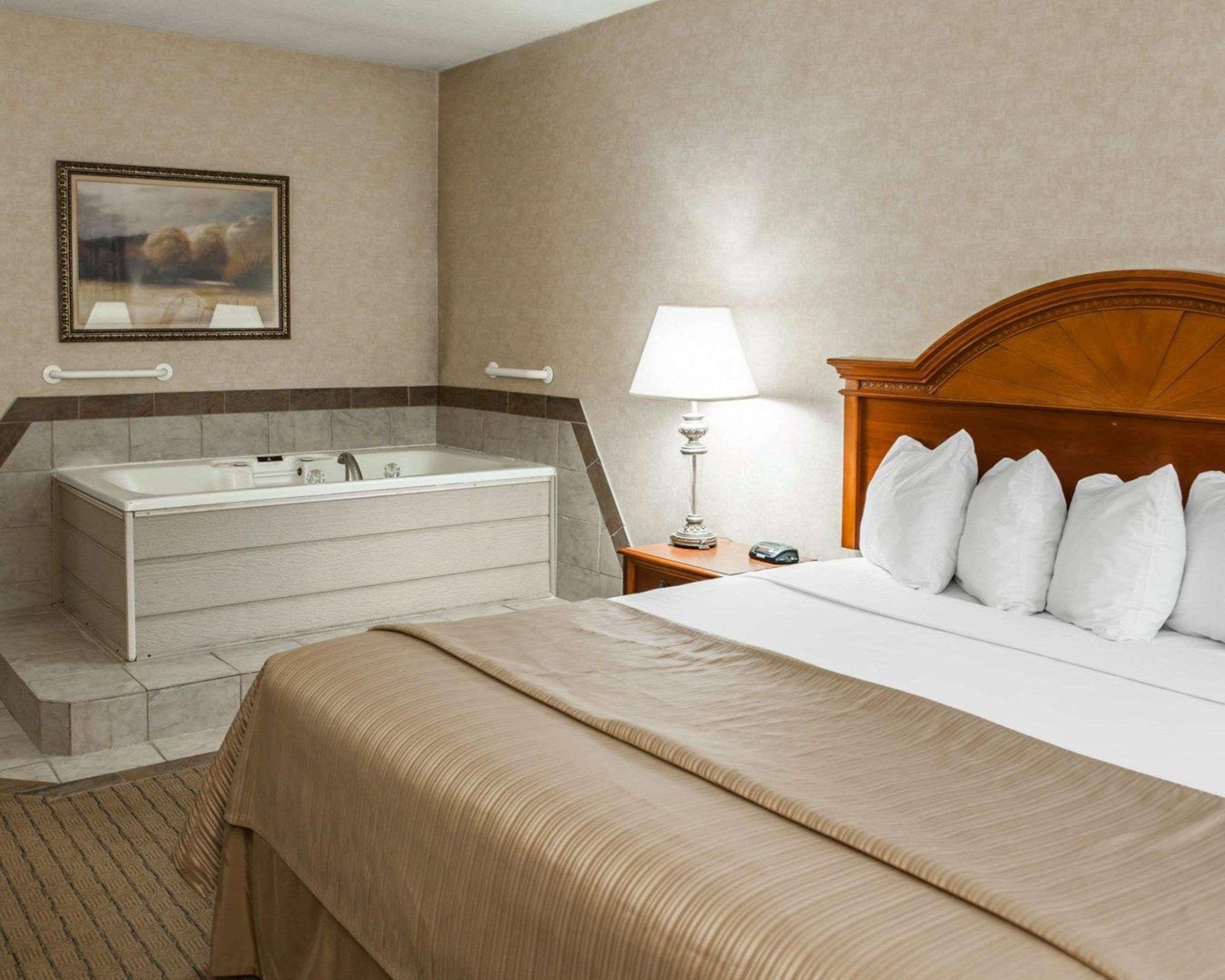 Quality Inn Castleton Zewnętrze zdjęcie