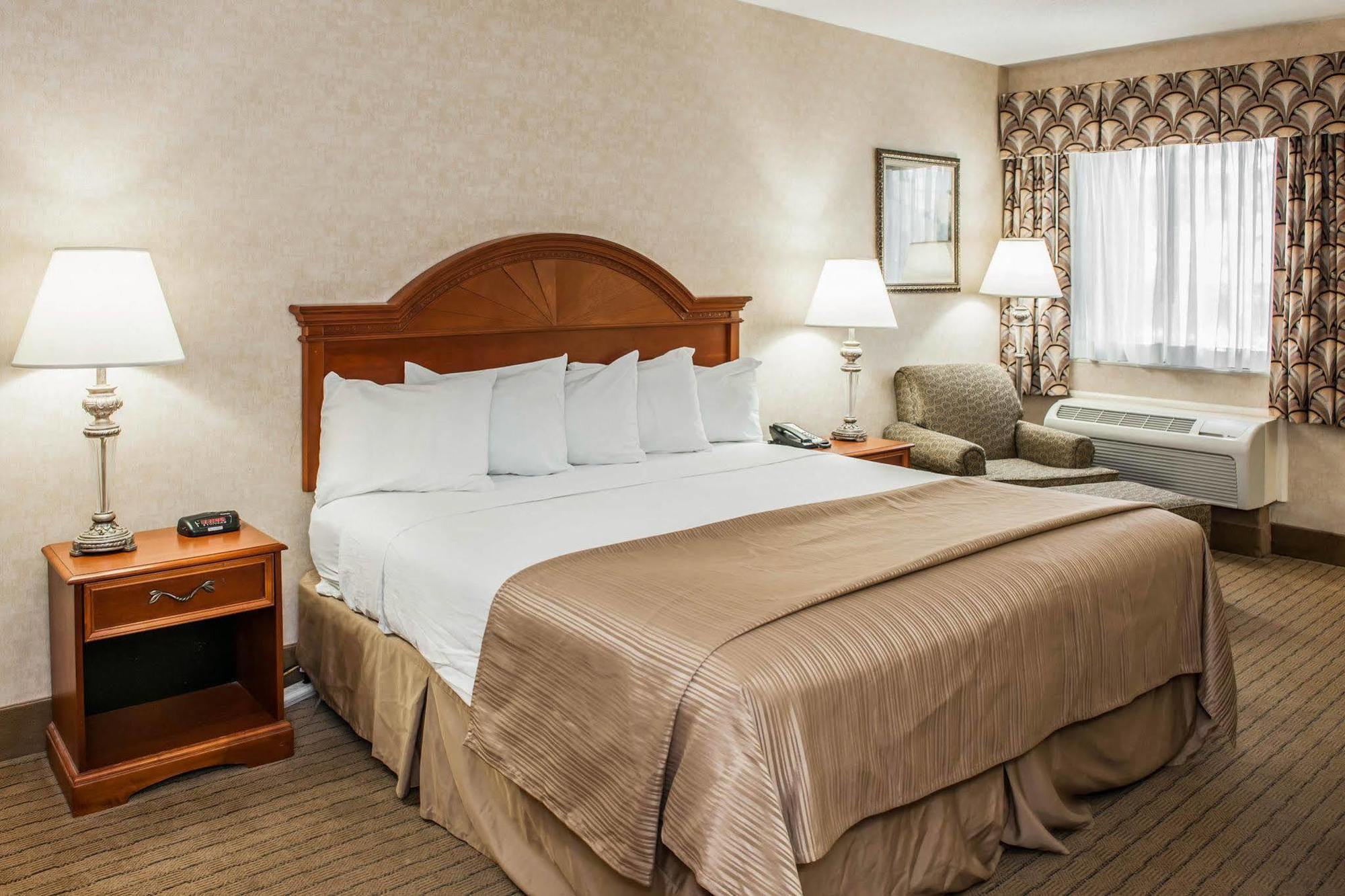 Quality Inn Castleton Zewnętrze zdjęcie