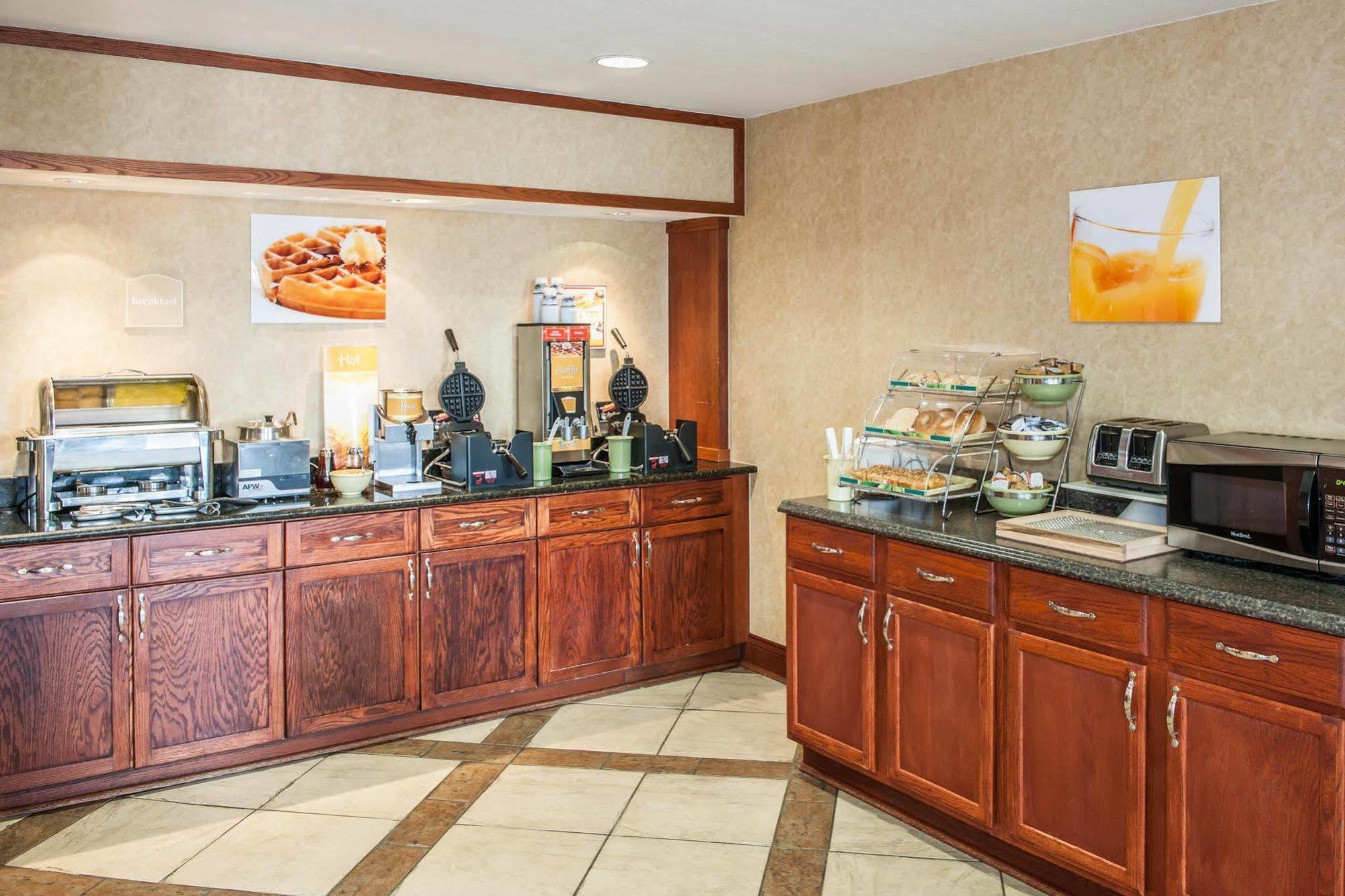 Quality Inn Castleton Zewnętrze zdjęcie
