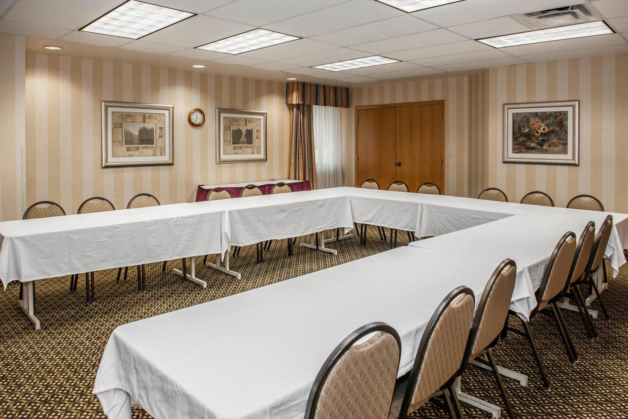 Quality Inn Castleton Zewnętrze zdjęcie